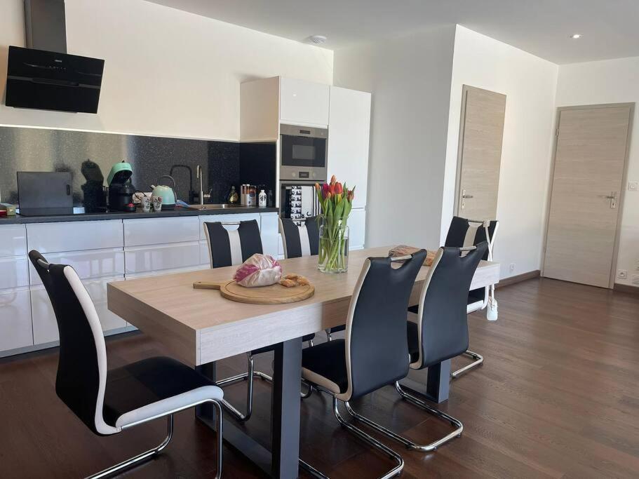 Brand New Villa With Fully Intergrated Air Conditioning & Private Pool, Overlooking Forest Sardan المظهر الخارجي الصورة