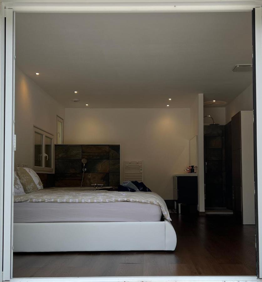 Brand New Villa With Fully Intergrated Air Conditioning & Private Pool, Overlooking Forest Sardan المظهر الخارجي الصورة