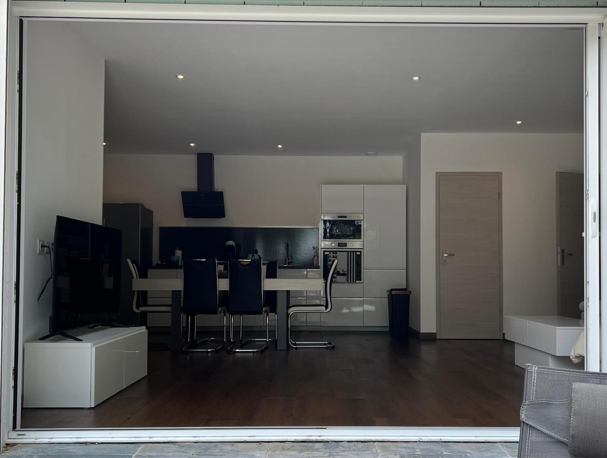 Brand New Villa With Fully Intergrated Air Conditioning & Private Pool, Overlooking Forest Sardan المظهر الخارجي الصورة